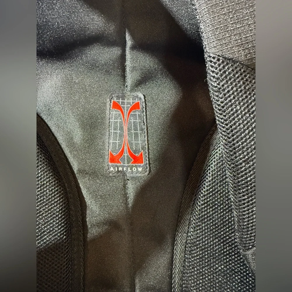 SWISS GEAR Airflow BACKPACK laptop compartment black‎ with red interior unisex